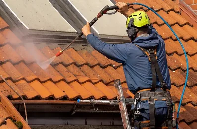Démoussage et hydrofuge de toiture à Médréac
